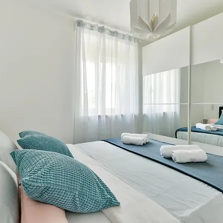 Aura Apartment Porec