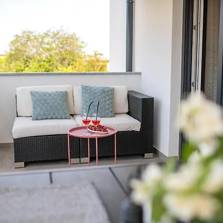 Aura Apartment Porec